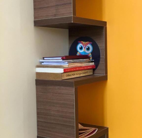 Quarto Estandar, Mahagiri Nest