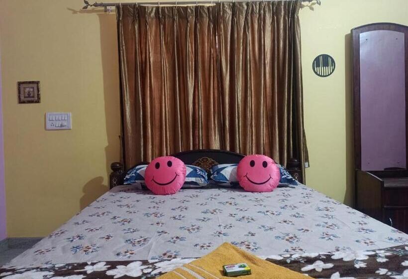 Quarto Estandar, Mahagiri Nest