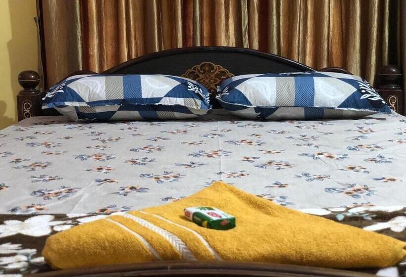 Quarto Estandar, Mahagiri Nest