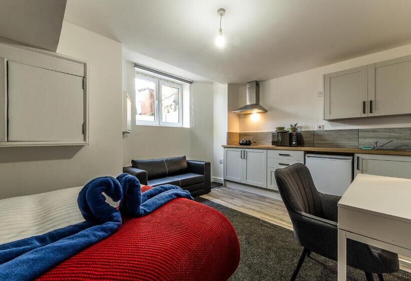 إستوديو سوبيريور, Stay Sleep Rest   Derby Road