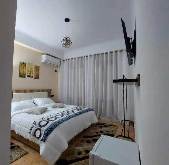 バルコニー付きスタンダードルーム, Godard Apartments