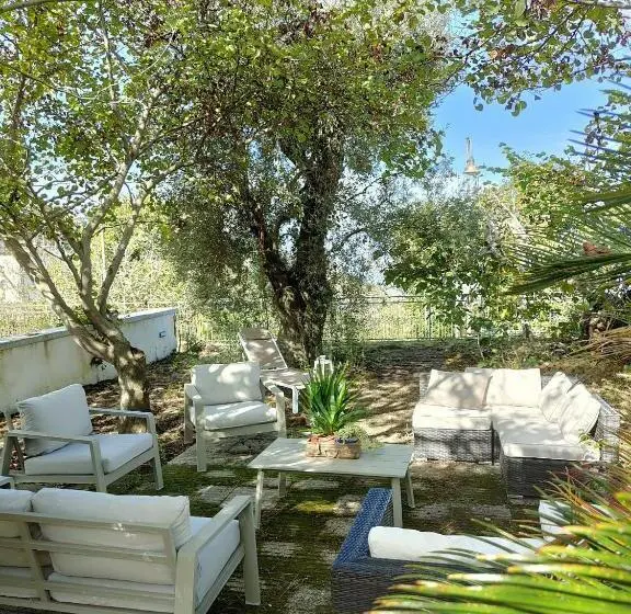 スタンダードインサイドビュールーム, Camera Spaziosa In Villa Con Terrazzino Privato