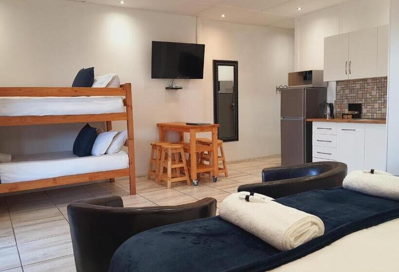 スイート（家族用）, Rhino Manor