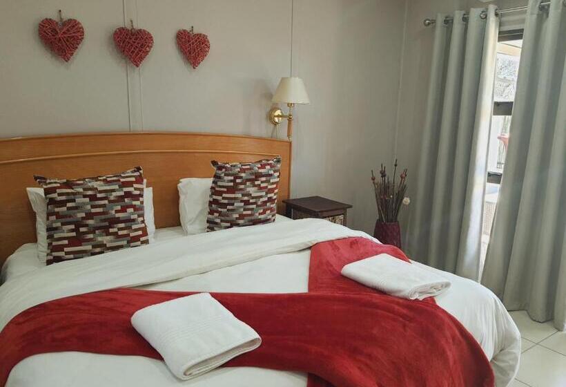 ファミリールーム, Rhino Manor