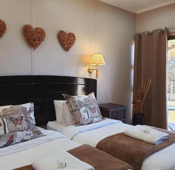 レイクビューデラックスルーム, Rhino Manor