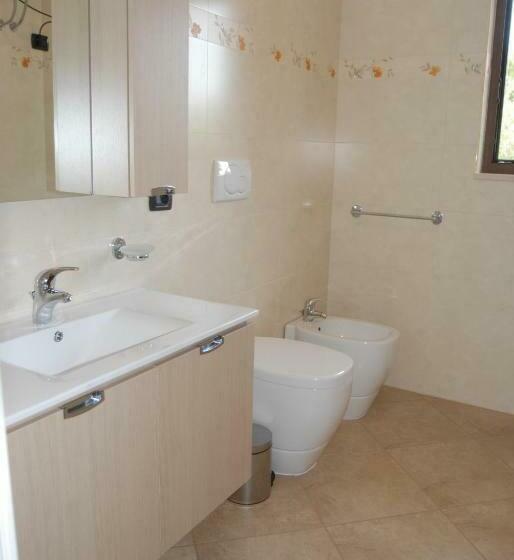 غرفة قياسية ثلاثية, B&b Parcomonsignore