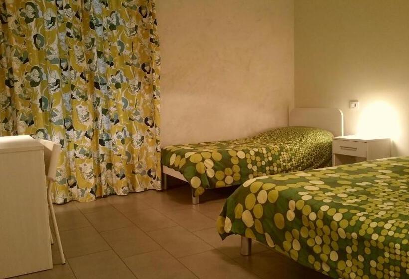 חדר סטנדרט לשלושה, Affittacamere Borgo Sabbionara