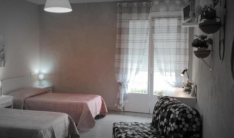 חדר סטנדרט לשלושה, Affittacamere Borgo Sabbionara