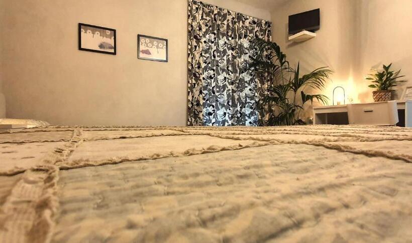 חדר סטנדרט לשלושה, Affittacamere Borgo Sabbionara