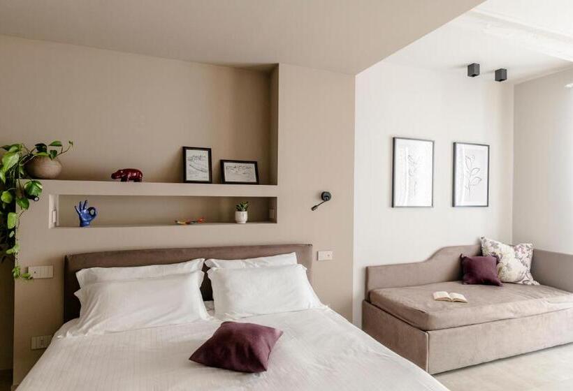 إستديو قياسى مزود بشرفة, Il Cortile Suites