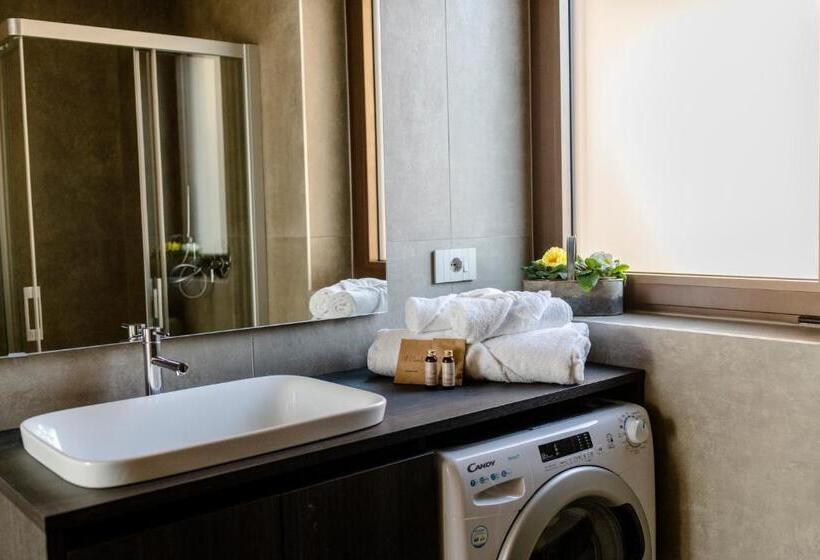 إستديو قياسى مزود بشرفة, Il Cortile Suites