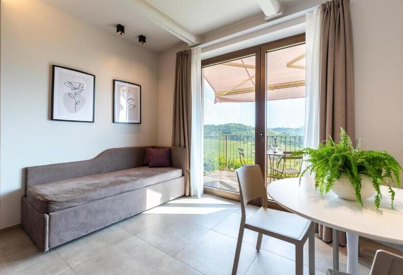 إستديو قياسى مزود بشرفة, Il Cortile Suites