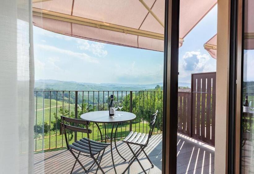 إستديو قياسى مزود بشرفة, Il Cortile Suites