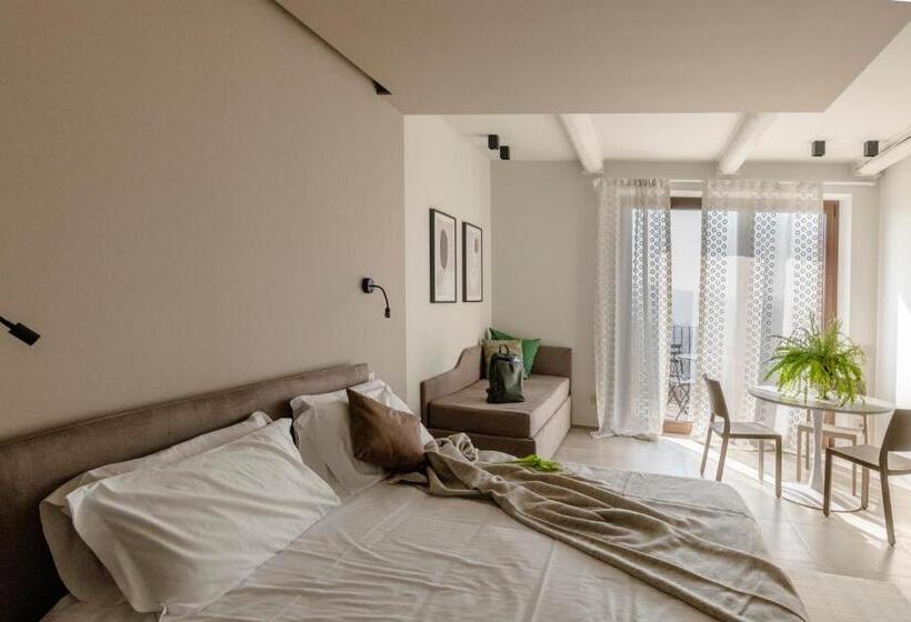 סטודיו סטנדרט עם מרפסת, Il Cortile Suites