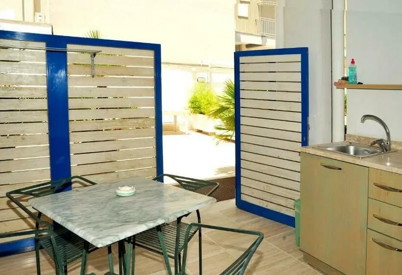 スタンダードトリプルルーム, Cala Dei Normanni   Camere Sul Lungomare
