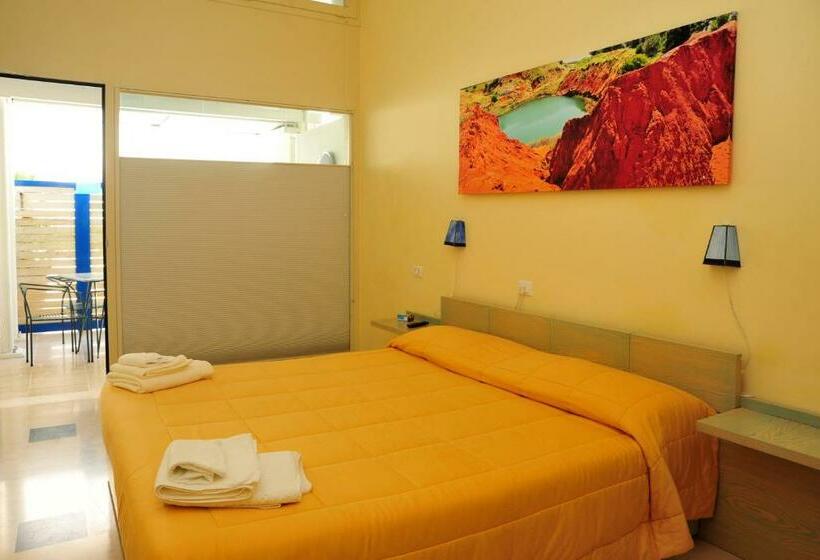 스탠다드 트리플 룸, Cala Dei Normanni Camere Sul Lungomare