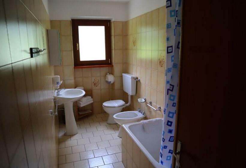 Номер Стандарт, Albergo Del Ponte