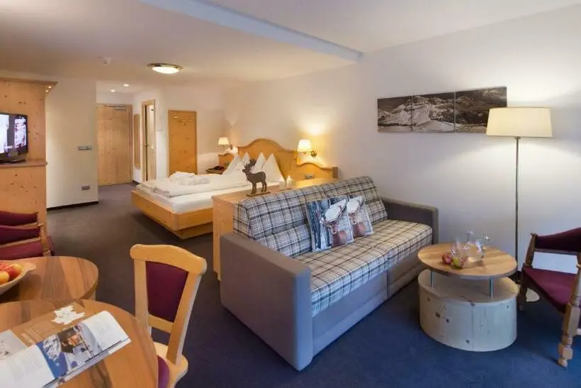 Comfort room with balcony, Alpenroyal
