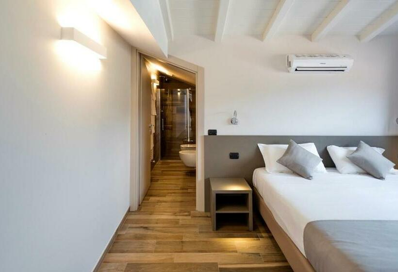 标准间, Baia Di Paré