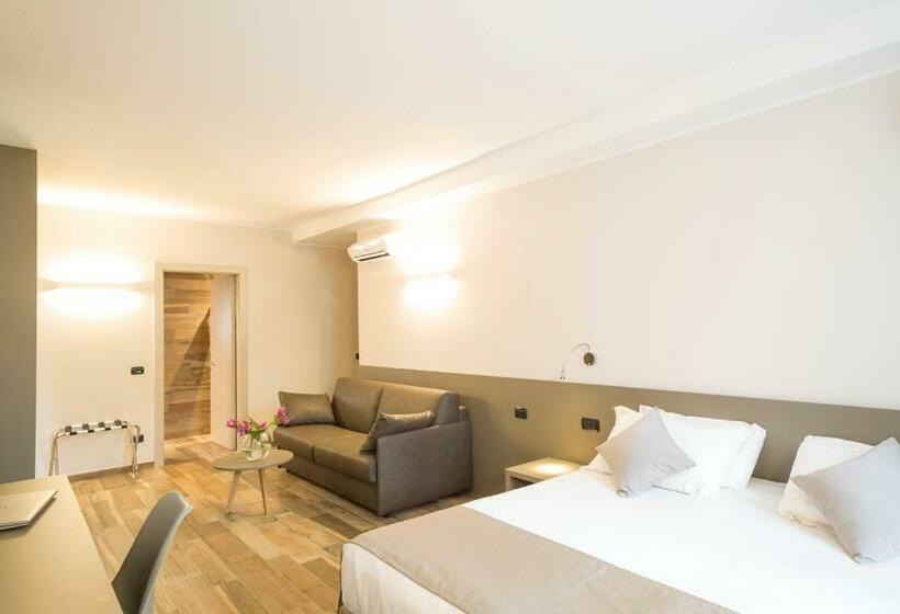 标准三人间, Baia Di Paré