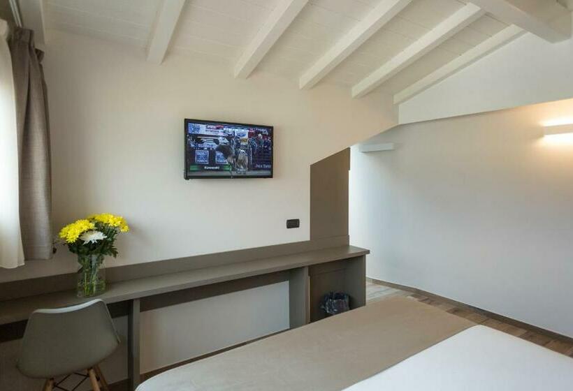 标准间, Baia Di Paré