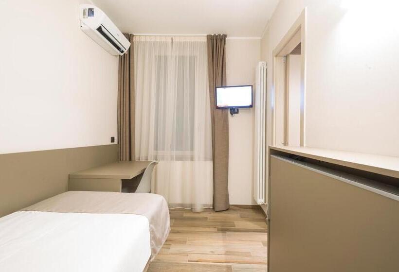 标准单人间, Baia Di Paré