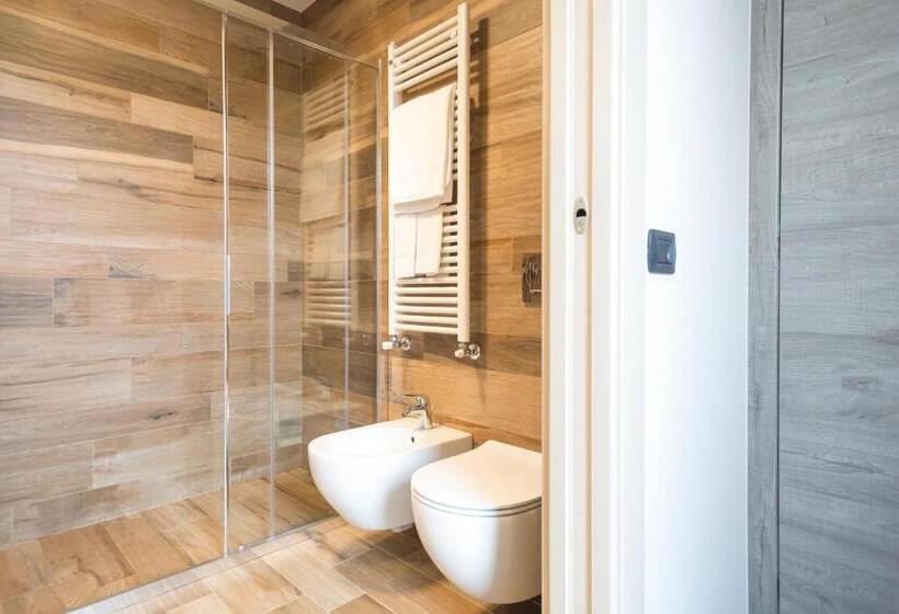 豪华湖景房, Baia Di Paré