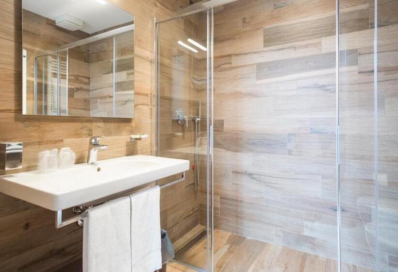 豪华湖景房, Baia Di Paré