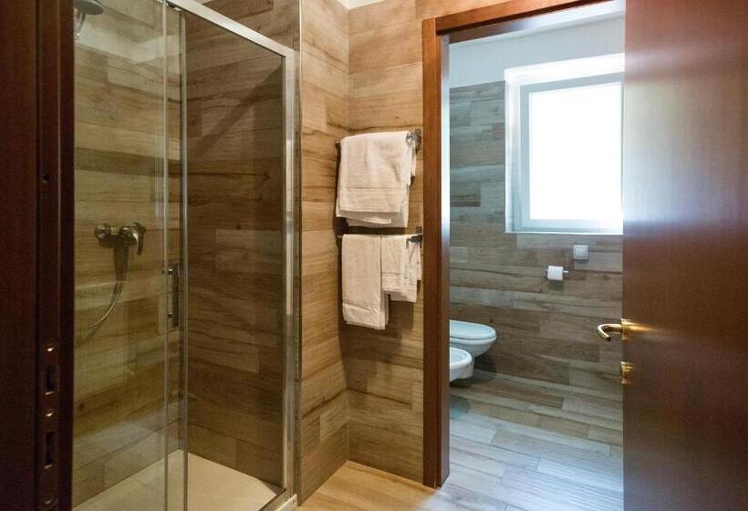 豪华湖景房, Baia Di Paré