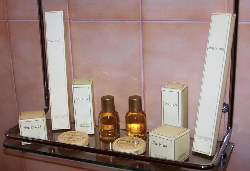 اتاق استاندارد یک نفره, Albergo Carancini
