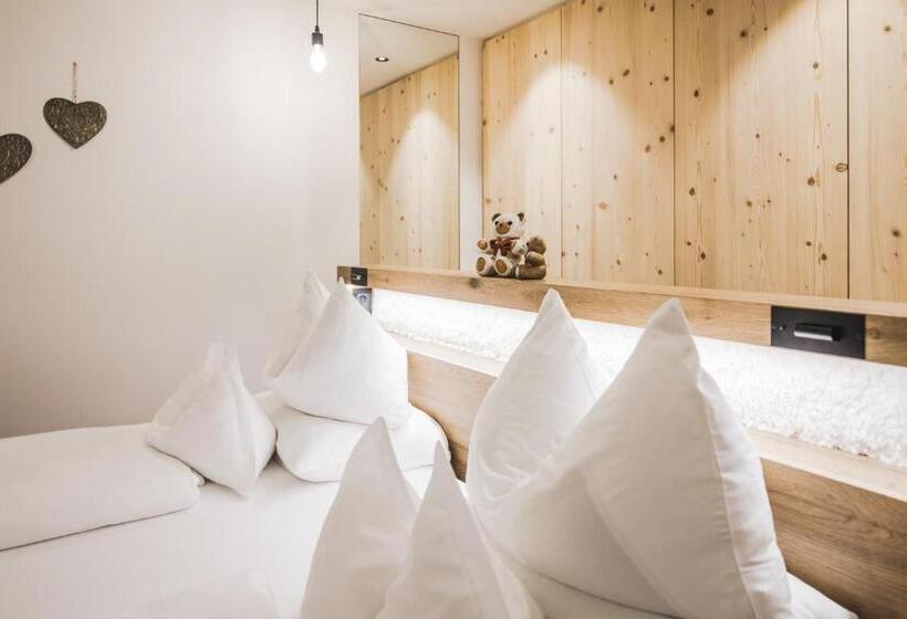 جناح جونيور, Chalet S Dolomites Design Adults Recommended