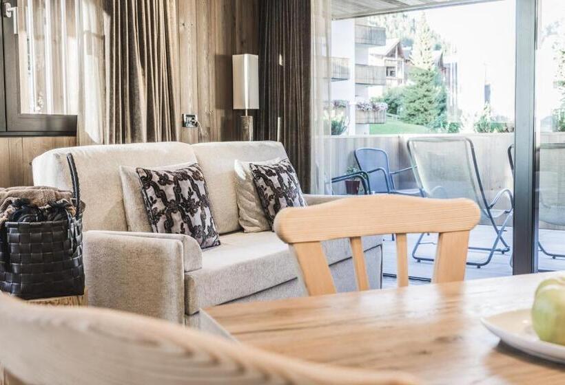 جناح, Chalet S Dolomites Design Adults Recommended