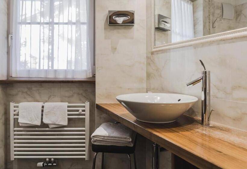 جناح جونيور, Chalet S Dolomites Design Adults Recommended