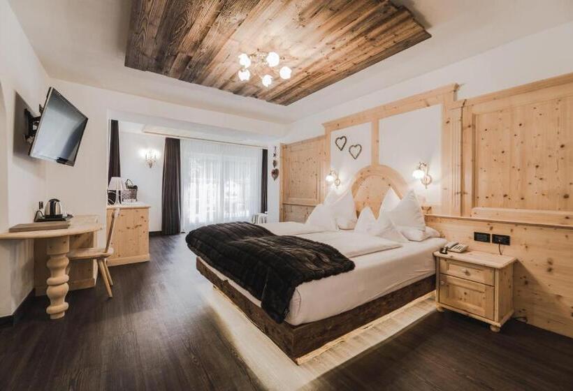 جناح جونيور, Chalet S Dolomites Design Adults Recommended