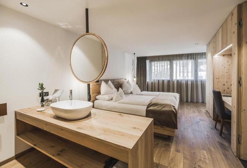 جناح, Chalet S Dolomites Design Adults Recommended