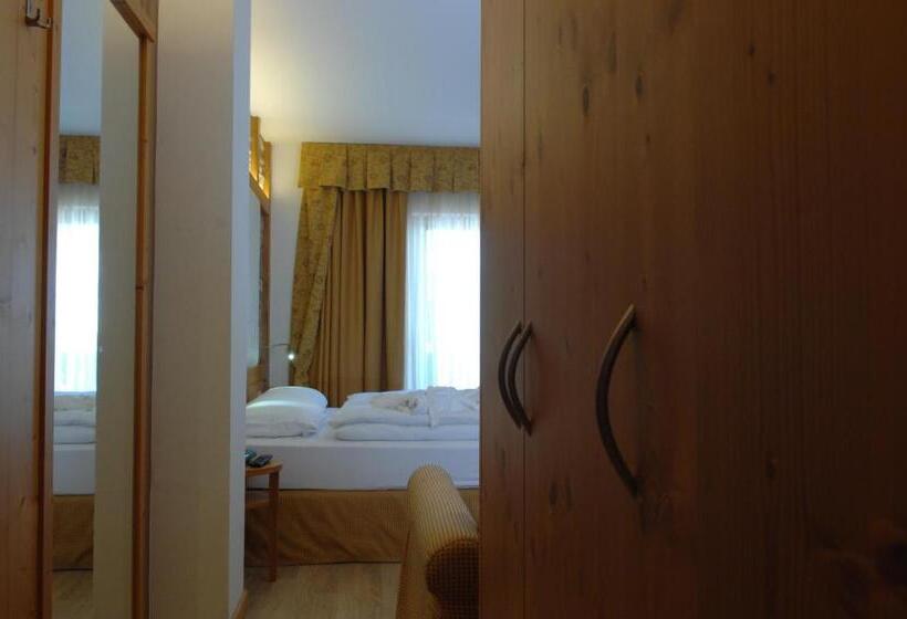 غرفة ديلوكس, Cimon Dolomites