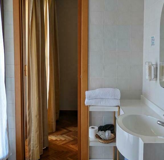 基本三人间, Del Sole