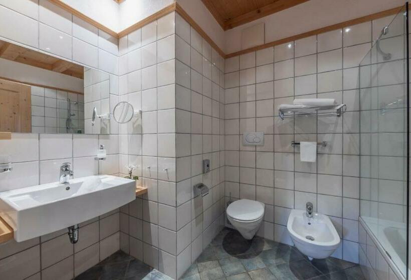 샬레, Familienalm Taser