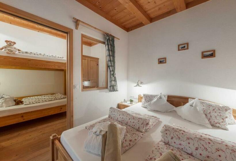 샬레, Familienalm Taser