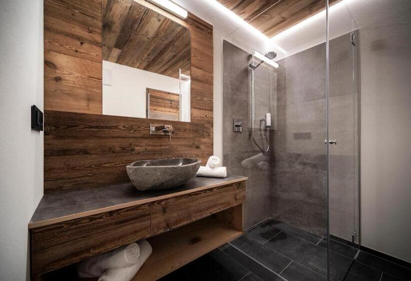 침실 2개 아파트, Familienalm Taser