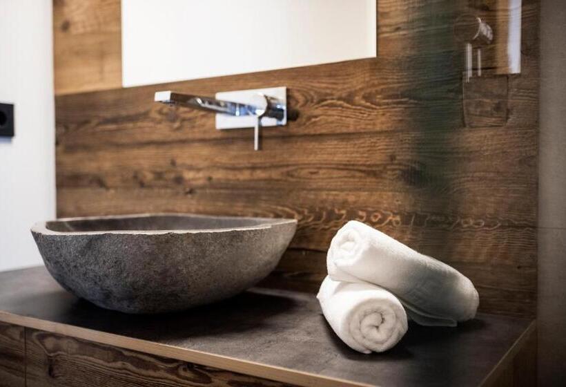 침실 2개 아파트, Familienalm Taser