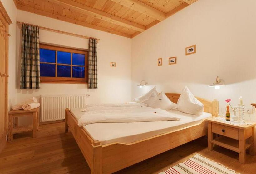 샬레, Familienalm Taser