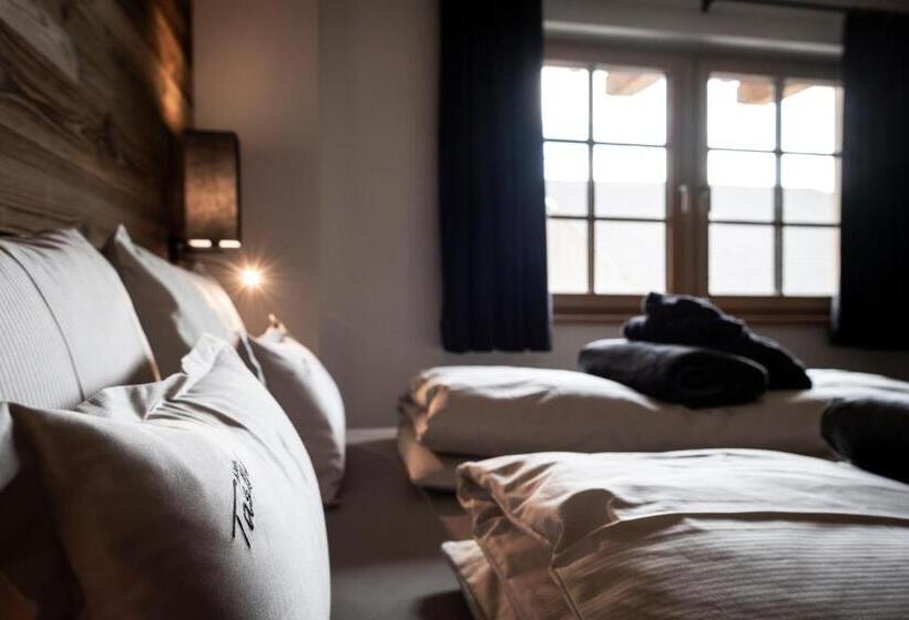 침실 2개 아파트, Familienalm Taser