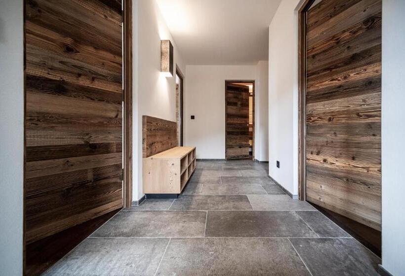 침실 2개 아파트, Familienalm Taser