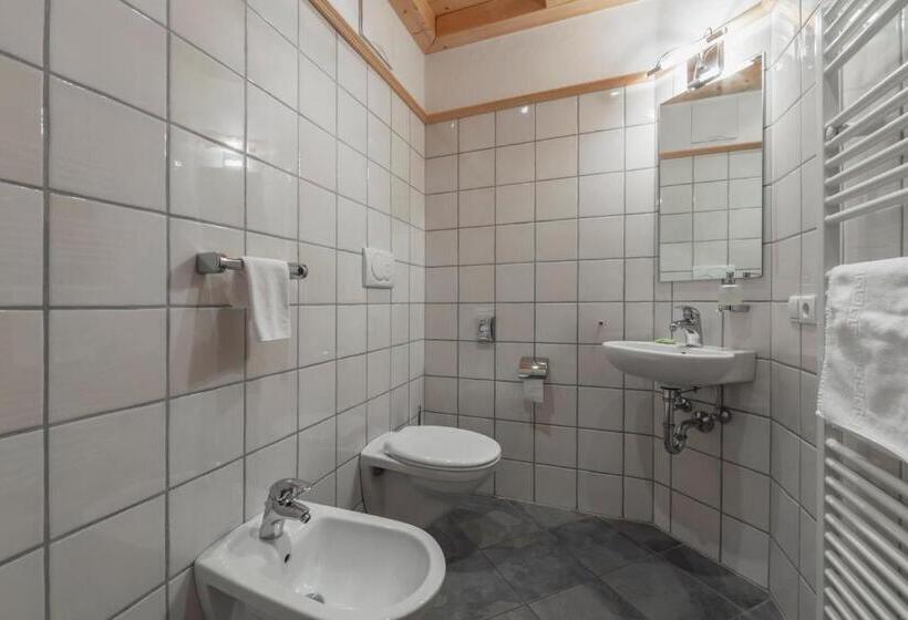 샬레, Familienalm Taser