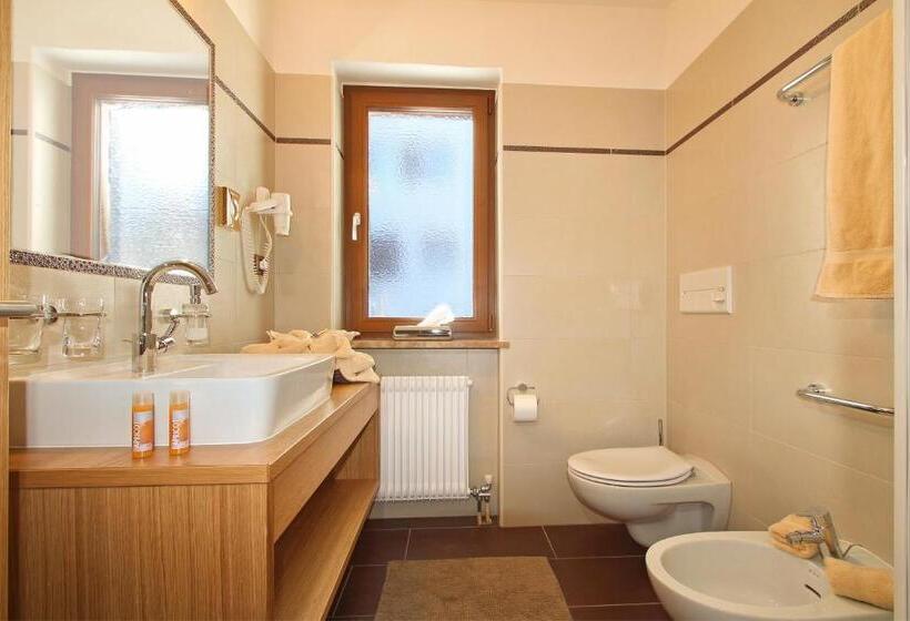 اتاق استاندارد با بالکن, Garnì Savoy