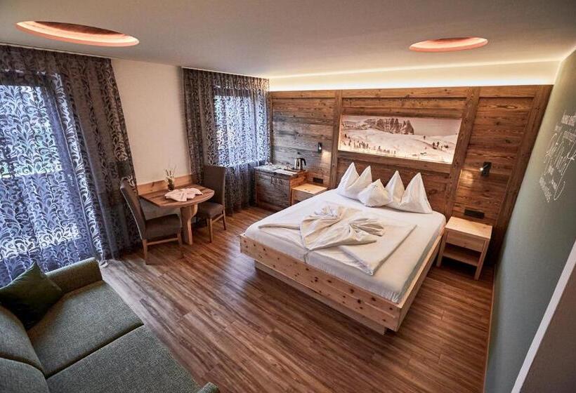 Номер Deluxe с Балконом, Garnì Savoy