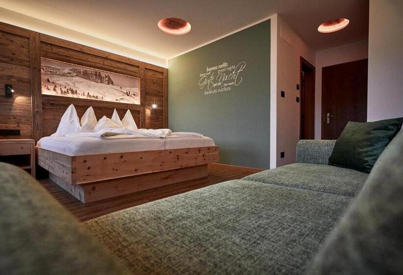 Номер Deluxe с Балконом, Garnì Savoy