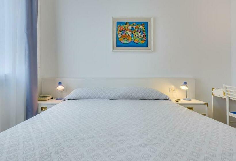 バルコニー付きスタンダードルーム, Garni' Serena