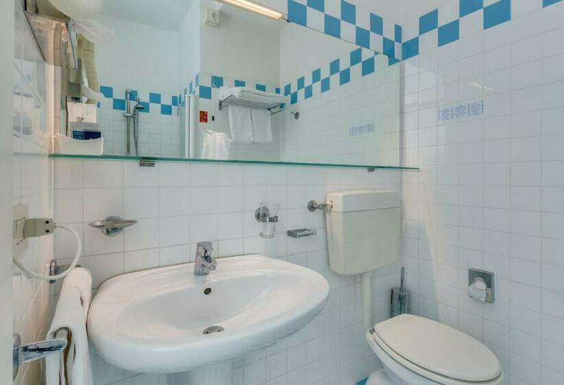 オーシャンビュースタンダードルームバルコニー付き, Garni' Serena